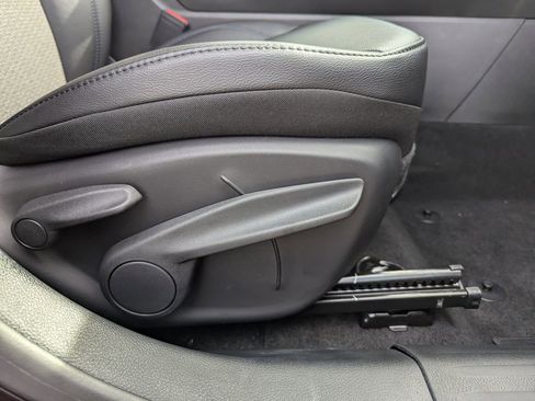 New 2026 Jeep Compass Latitude image 36