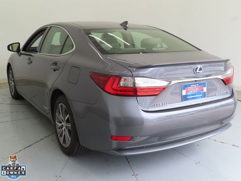 Used 2018 Lexus ES 300h w/ Luxury Package FWD image 6