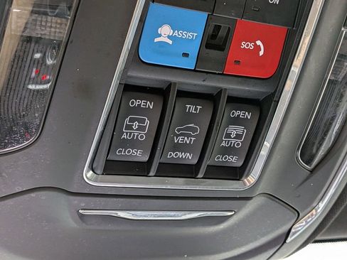 Used 2024 Jeep Grand Cherokee L Limited image 21