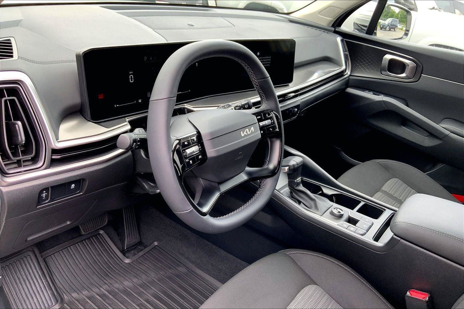 Used 2026 Kia Sorento LX FWD image 11