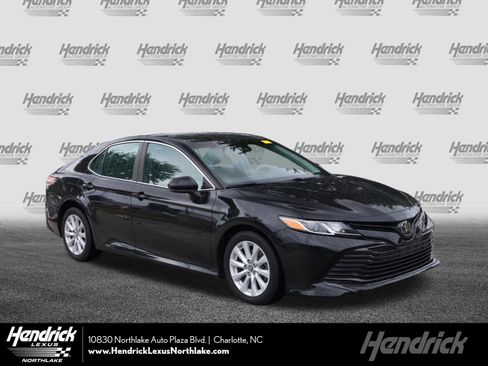 Used 2019 Toyota Camry LE FWD image 1