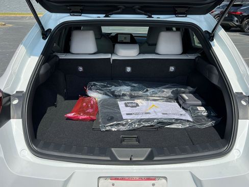 New 2026 Lexus UX 300h FWD image 13