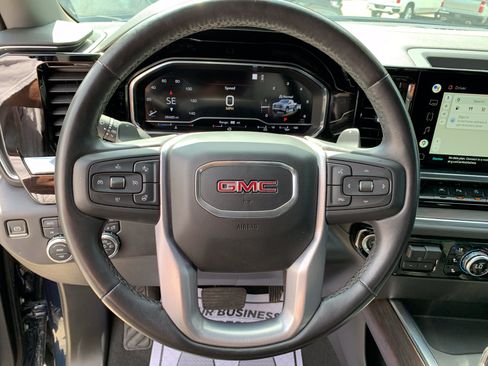 Used 2022 GMC Sierra 1500 SLT w/ SLT Premium Plus Package AWD/4WD image 24