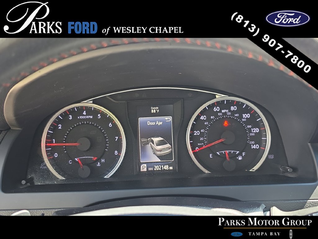 Used 2015 Toyota Camry SE FWD image 29