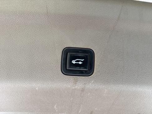 Used 2022 GMC Yukon XL Denali AWD/4WD image 37
