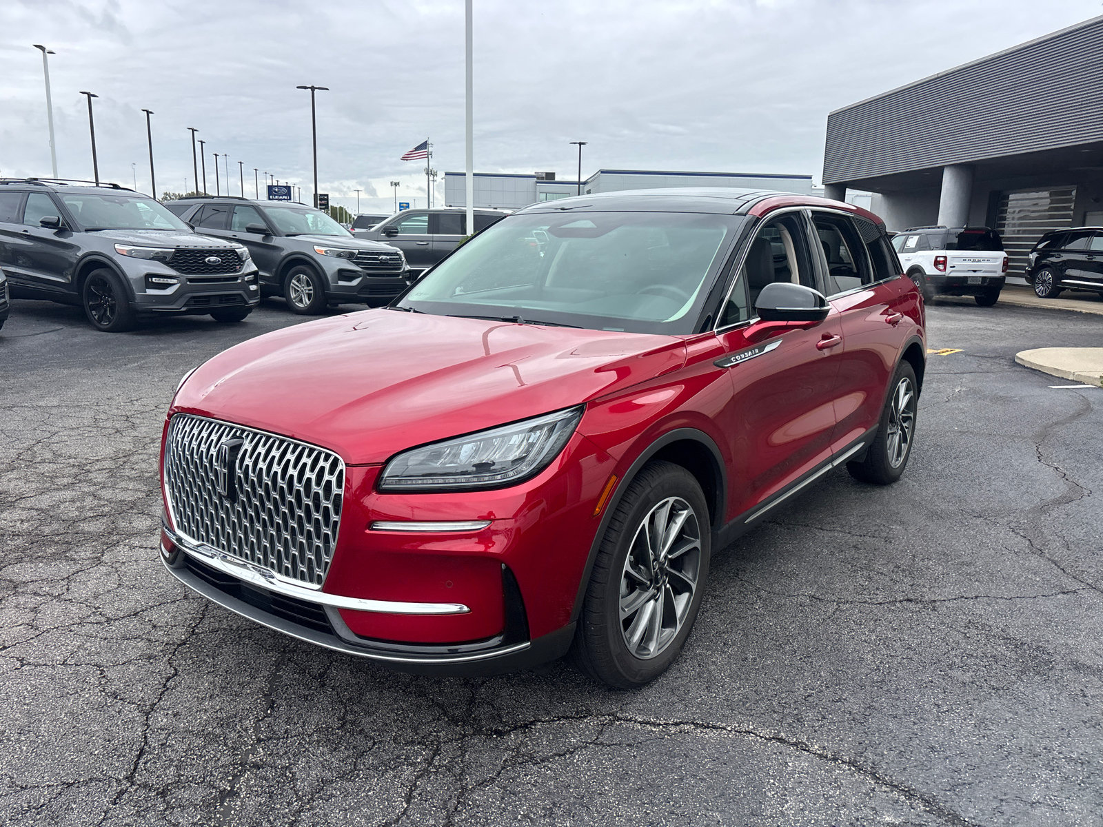 Used 2024 Lincoln Corsair AWD w/ Equipment Group 101A image 3