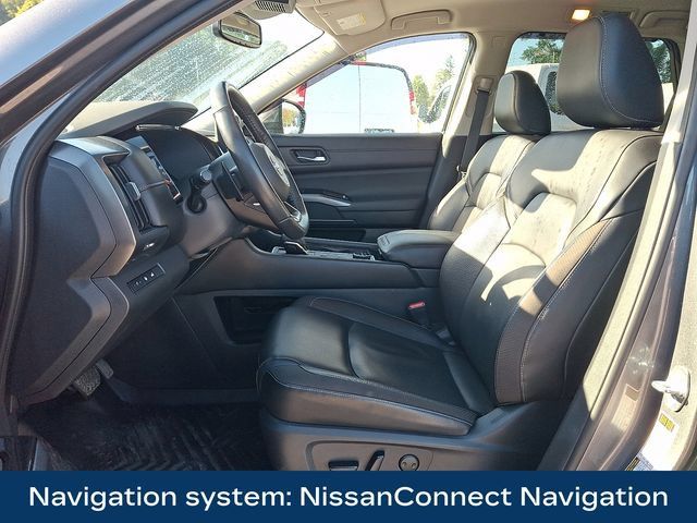 Used 2022 Nissan Pathfinder SL AWD/4WD image 2