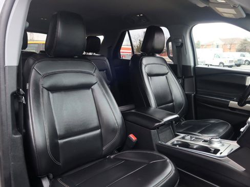 Used 2021 Ford Explorer XLT w/ Equipment Group 202A image 35