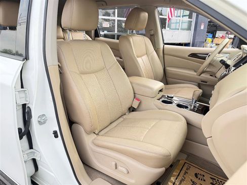 Used 2013 Nissan Pathfinder Platinum image 17