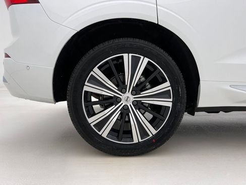 Used 2023 Volvo XC60 B5 Ultimate w/ Climate Package image 31
