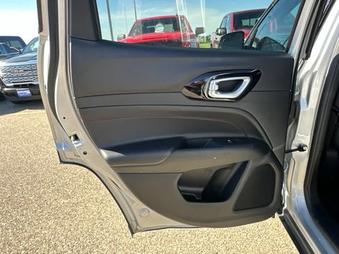 Used 2024 Jeep Compass Trailhawk AWD/4WD image 25