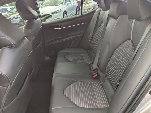 Used 2019 Toyota Camry SE image 10
