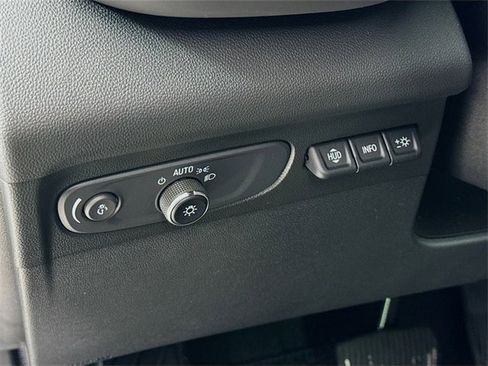 Used 2023 Buick Envision Avenir image 10