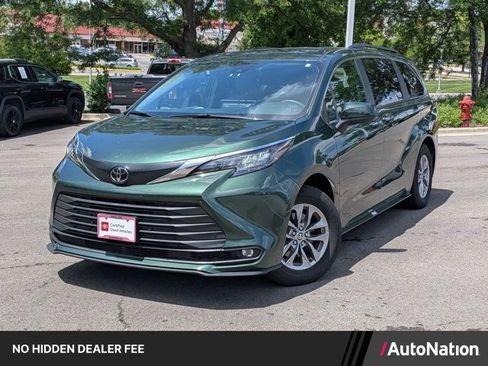 Used 2026 Toyota Sienna XLE FWD image 1