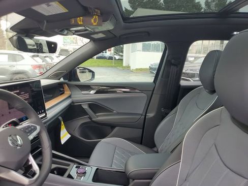 New 2026 Volkswagen Tiguan SEL R-Line image 17