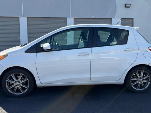 Used 2012 Toyota Yaris SE FWD image 2