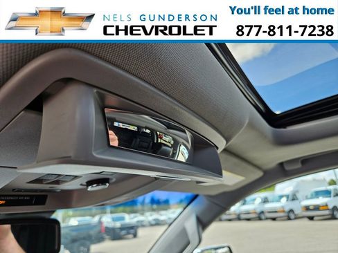 Used 2018 Chevrolet Suburban Premier image 40