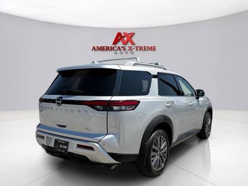 Used 2023 Nissan Pathfinder SL w/ SL Premium Package FWD image 6