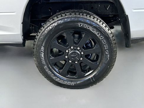 New 2026 RAM 3500 Big Horn AWD/4WD image 17
