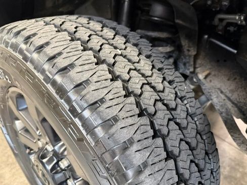 Used 2025 RAM 2500 Big Horn AWD/4WD image 5