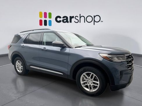 Used 2025 Ford Explorer Active AWD/4WD image 7
