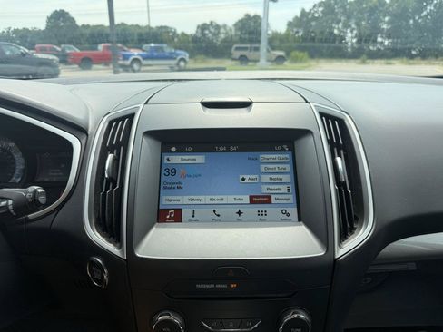 Used 2018 Ford Edge SEL w/ Equipment Group 201A AWD/4WD image 22
