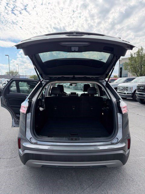 Used 2022 Ford Edge SEL AWD/4WD image 15