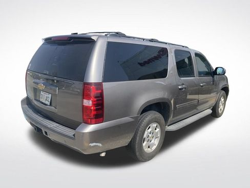 Used 2013 Chevrolet Suburban LT w/ Luxury Package RWD image 7