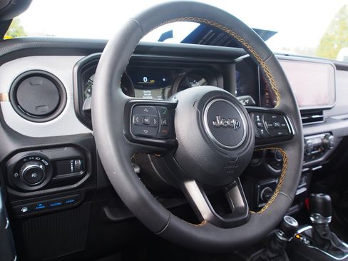 Used 2024 Jeep Wrangler Sport S w/ Convenience Group image 15