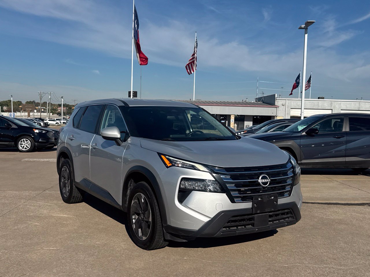 Certified 2025 Nissan Rogue SV FWD image 2