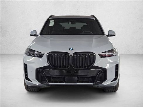 New 2026 BMW X5 sDrive40i image 2