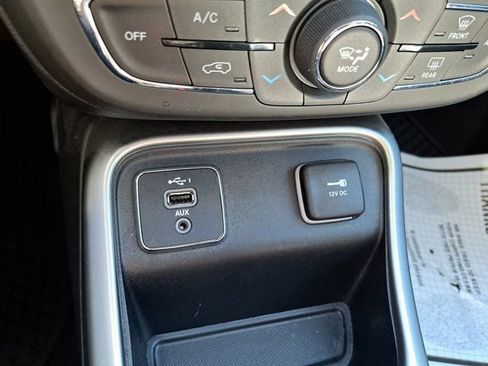 Used 2020 Jeep Compass Latitude FWD image 12