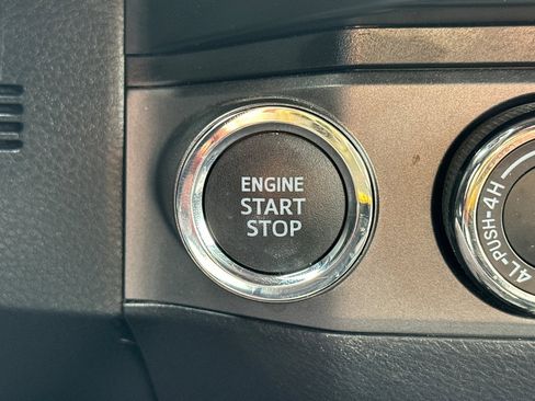 Used 2021 Toyota Tacoma TRD Off-Road w/ Technology Package AWD/4WD image 20