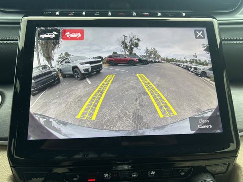 New 2025 Jeep Grand Cherokee L Limited w/ Luxury Tech Group II image 34