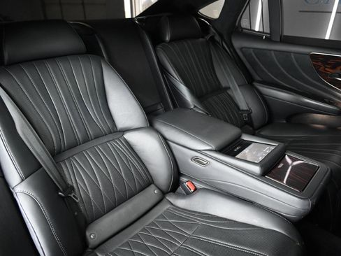 Used 2018 Lexus LS 500 w/ Luxury Package image 44