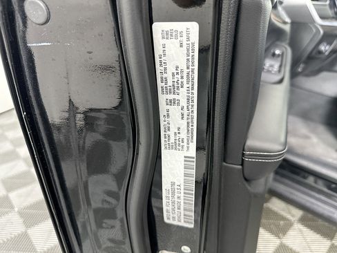 Used 2024 Jeep Grand Cherokee L Limited w/ Luxury Tech Group II image 12