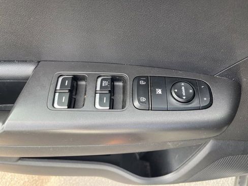 Used 2020 Kia Sportage LX image 19