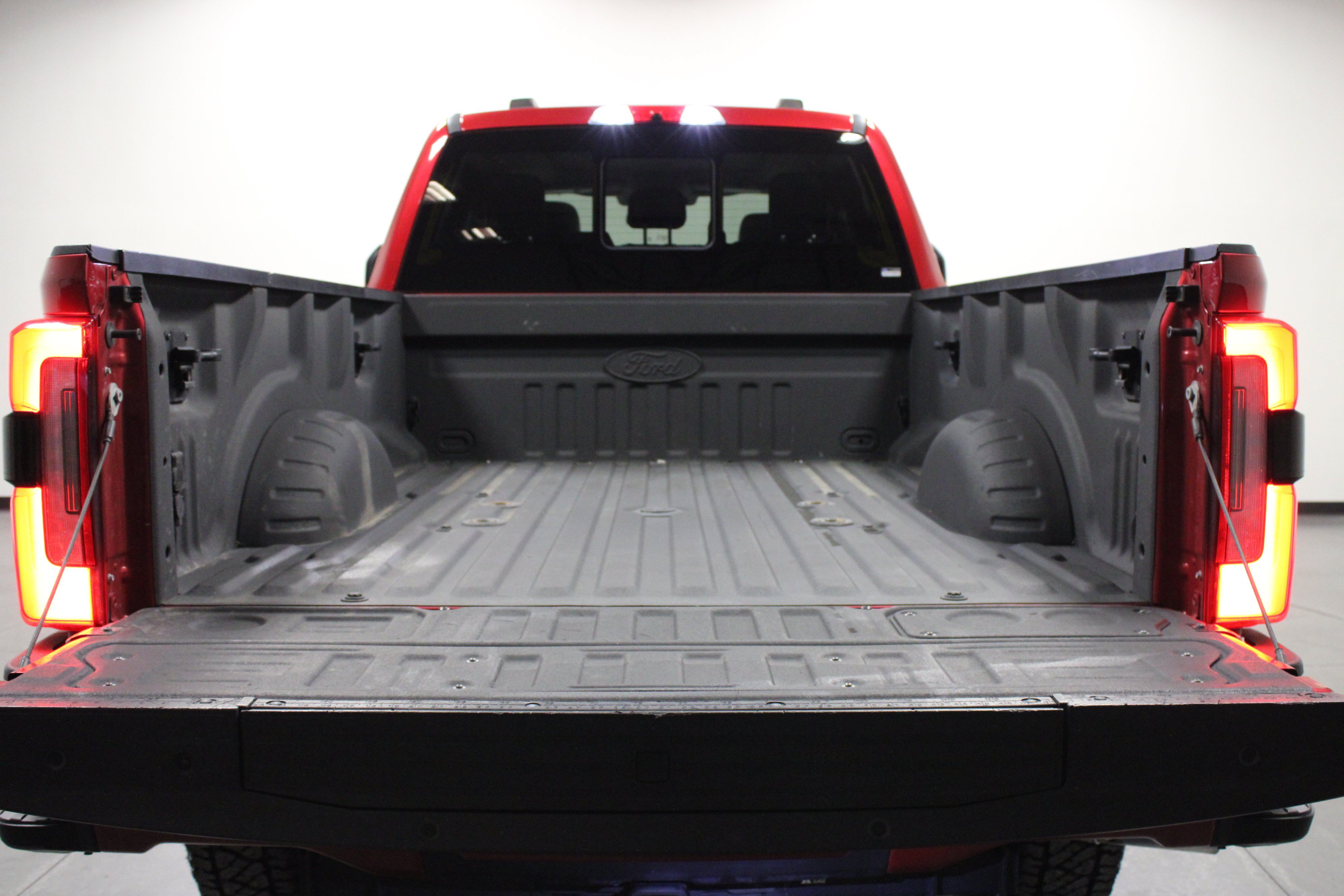 Used 2023 Ford F350 Limited w/ FX4 Off-Road Package AWD/4WD image 14