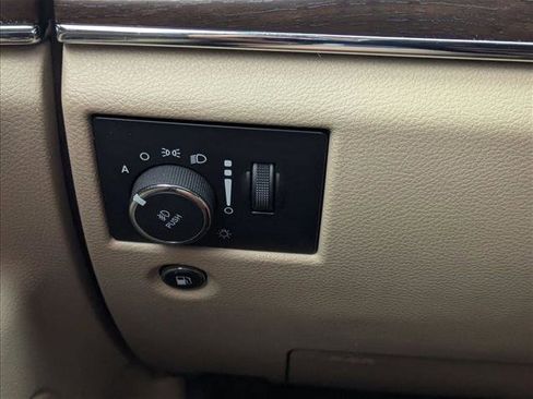 Used 2018 Jeep Grand Cherokee Limited image 12