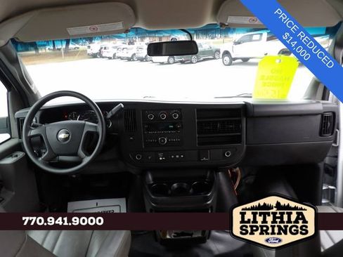 Used 2018 Chevrolet Express 2500 Extended image 17