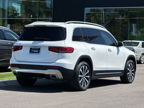Used 2023 Mercedes-Benz GLB 250 image 3