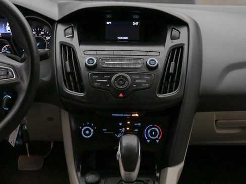 Used 2018 Ford Focus SE image 23