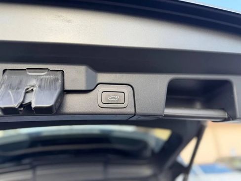 Used 2015 Land Rover Range Rover Evoque Pure Premium AWD/4WD image 31