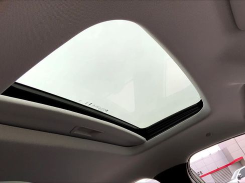 Used 2025 Chevrolet Trax ACTIV w/ Sunroof Package FWD image 14