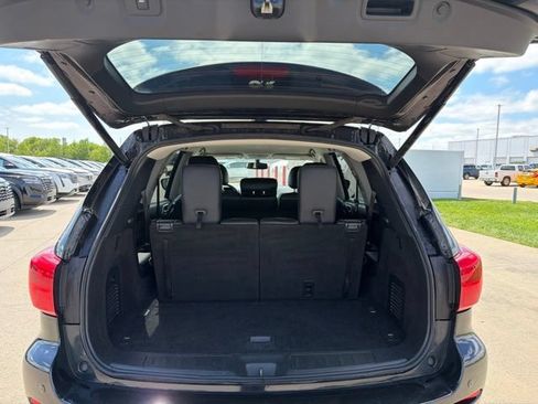 Used 2019 Nissan Pathfinder SL AWD/4WD image 14