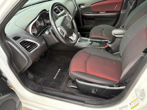 Used 2011 Dodge Avenger Heat image 10