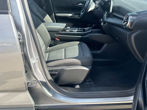 Used 2026 Chevrolet Equinox LT FWD image 13
