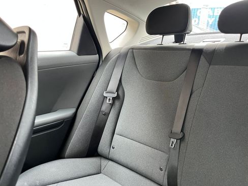 Used 2025 Kia K4 LXS image 38