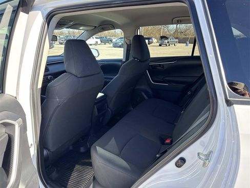 Used 2019 Toyota RAV4 LE image 25