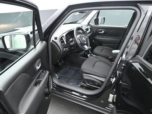Used 2023 Jeep Renegade Altitude w/ Sun/Sound Group AWD/4WD image 12